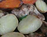 Foto del paso 3 de la receta: Traseros de pollo al wisky con papas y batatas horneadas