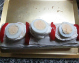 Foto del paso 14 de la receta: Arrollado de pionono con crema de pollo y huevos enteros