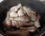 Foto del paso 3 de la receta: Muslitos con whisky a la cacerola y patatas hervidas