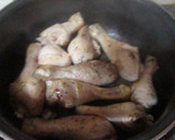 Foto del paso 3 de la receta: Muslitos con whisky a la cacerola y patatas hervidas