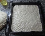 Foto del paso 4 de la receta: Pizza al orégano con sardinas y pimientos asados
