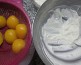 Foto del paso 1 de la receta: Durazno con crema chantillí y perlitas de chocolate