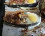 Foto del paso 7 de la receta: Berenjena rellena de huevo (monjitas simpáticas)