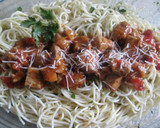 Foto del paso 6 de la receta: Espaguetis al perejil con dados de cerdo en salsa de tomate