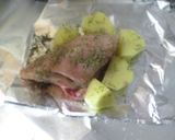 Foto del paso 2 de la receta: Pechugas, patatas y verduritas horneadas en papel plata