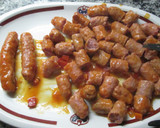 Foto del paso 6 de la receta: Arroz con salchichas en salsa y huevos fritos