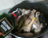 Foto del paso 2 de la receta: Muslitos con whisky a la cacerola y patatas hervidas