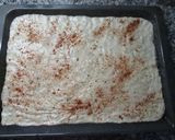 Foto del paso 5 de la receta: Pizza con tiritas de jamón serrano y trocitos de piña