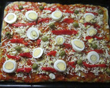 Foto del paso 7 de la receta: Pizza de levadura fresca con huevos duros