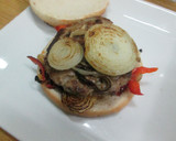 Foto del paso 5 de la receta: Hamburguesa de cerdo con verduras y huevo