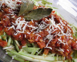 Foto del paso 10 de la receta: Espaguetis de calabacines con salsa de tomate diet