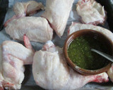 Foto del paso 3 de la receta: Pollo maxi sabor cheddar con guarnición combinada