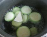 Foto del paso 3 de la receta: Crema de calabacín con brotes de espinaca