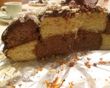 Foto del paso 20 de la receta: Pastel combinado con dulce de leche y virutas de chocolate 