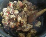 Foto del paso 1 de la receta: Espaguetis al perejil con dados de cerdo en salsa de tomate