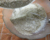 Foto del paso 4 de la receta: Bizcocho de yogurt sin yemas