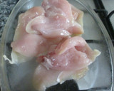 Foto del paso 1 de la receta: Milanesas de pollo adobadas y bolitas de pan horneadas