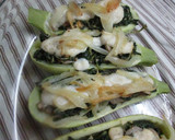 Foto del paso 10 de la receta: Calabacines rellenos de acelga, champiñones con cebolla dorada y salsa blanca