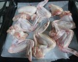 Foto del paso 1 de la receta: Alitas de pollo a la mostaza con súper guarnición