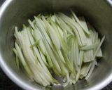 Foto del paso 2 de la receta: Espaguetis de calabacines con salsa de tomate diet