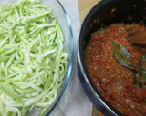 Foto del paso 7 de la receta: Espaguetis de calabacines con salsa de tomate diet