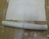 Foto del paso 3 de la receta: Ideas enrrolladitas con hojaldre, salchichas y queso