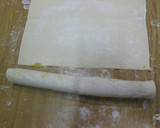 Foto del paso 3 de la receta: Ideas enrrolladitas con hojaldre, salchichas y queso