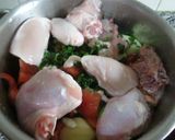 Foto del paso 3 de la receta: Pollo con patatas y calabacines a la cacerola