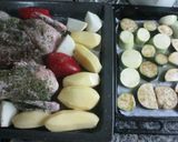Foto del paso 5 de la receta: Pollo al perejil con patatas y verduras horneadas