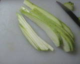 Foto del paso 1 de la receta: Espaguetis de calabacines con salsa de tomate diet