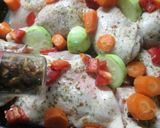 Foto del paso 4 de la receta: Presas de pollo picantes con calabacín y zanahoria al horno
