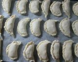 Foto del paso 8 de la receta: Empanadas de pollo con huevos y aceitunas