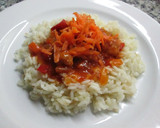 Foto del paso 13 de la receta: Arroz con salchichas en salsa y huevos fritos