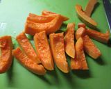 Foto del paso 1 de la receta: Pechugas con calabaza especiada y salsa de cebolla