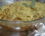 Foto del paso 7 de la receta: Espaguetis jugosos cocidos en salsa de tomate 