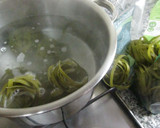 Foto del paso 5 de la receta: Tallarines de espinaca con muslitos al Lambrusco tinto