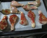 Foto del paso 2 de la receta: Muslitos con tomate al natural horneados para dieta