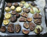 Foto del paso 7 de la receta: Pollo al perejil con patatas y verduras horneadas