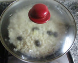 Foto del paso 5 de la receta: Arroz blanco y seco con olivas mallorquinas