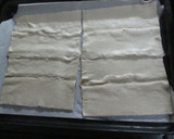 Foto del paso 1 de la receta: Tarta de hojaldre con crema de dulce de leche, tres cereales y frutas rojas