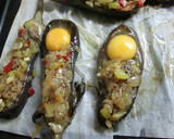 Foto del paso 6 de la receta: Berenjena rellena de huevo (monjitas simpáticas)