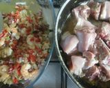 Foto del paso 2 de la receta: Arroz amarillo con pollo, gambas y chipirones 