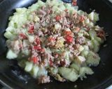 Foto del paso 5 de la receta: Calabacines rellenos de carne con salsa blanca 