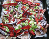 Foto del paso 4 de la receta: Chuletas de cerdo horneadas con verduras especiales