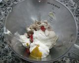 Foto del paso 7 de la receta: Arrollado de pionono con crema de pollo y huevos enteros