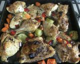Foto del paso 5 de la receta: Presas de pollo picantes con calabacín y zanahoria al horno