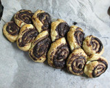 Foto del paso 7 de la receta: Pan de rollitos hojaldrados con chocolate