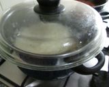 Foto del paso 11 de la receta: Arroz con salchichas en salsa y huevos fritos