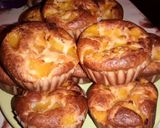 Túrós-barackos muffin csokidarabokkal recept fázis 5 fotója