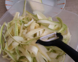 Foto del paso 1 de la receta: Spaguettis de calabacín con champiñones
